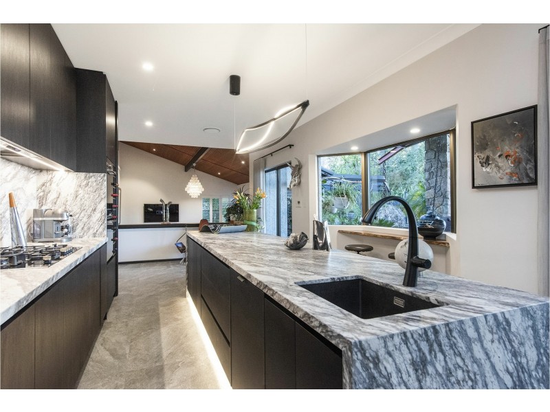 24 Bolt Court, Lesmurdie WA 6076