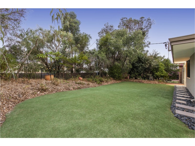 25 Armour Way, Lesmurdie WA 6076