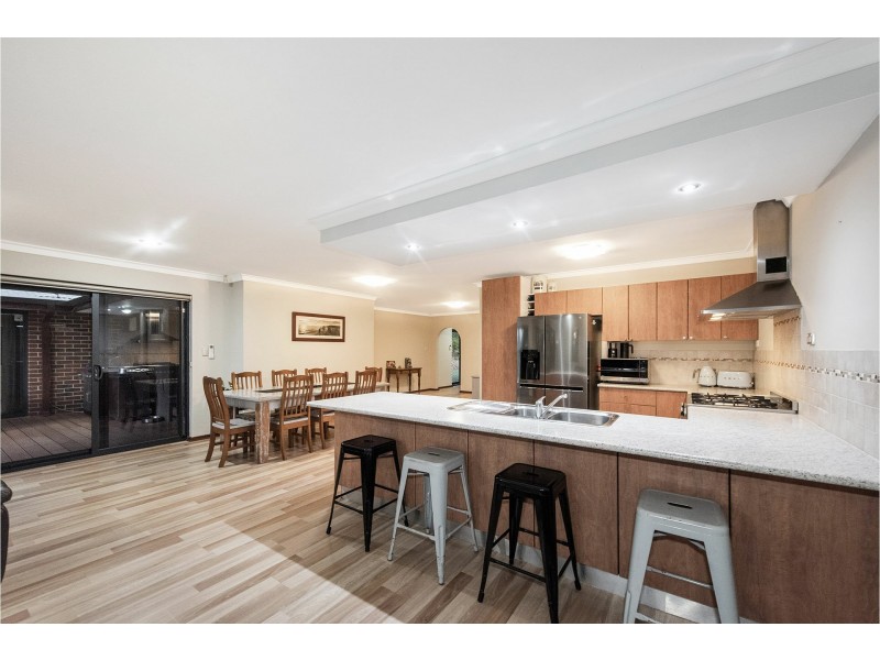 25 Armour Way, Lesmurdie WA 6076