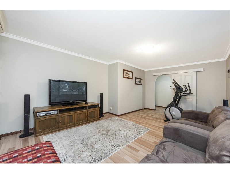 25 Armour Way, Lesmurdie WA 6076