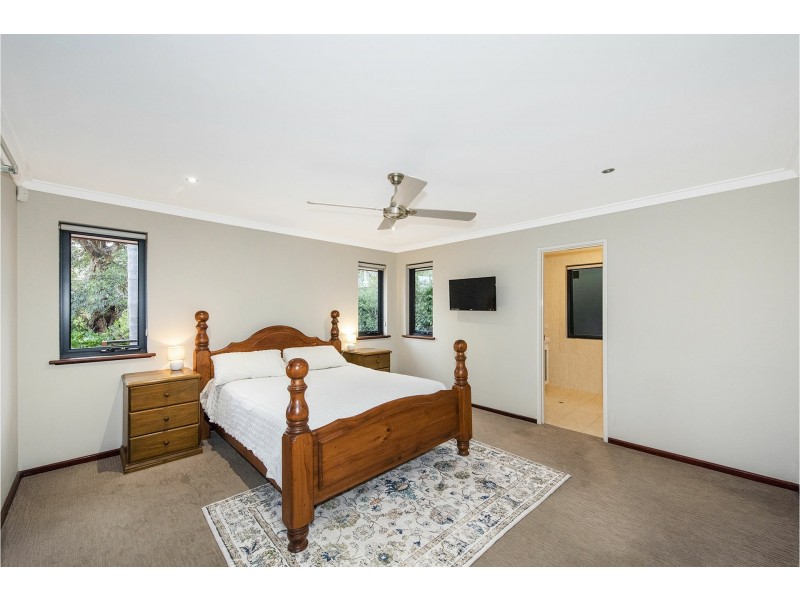 25 Armour Way, Lesmurdie WA 6076