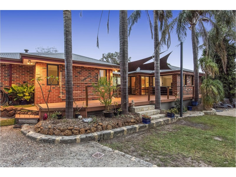 25 Armour Way, Lesmurdie WA 6076