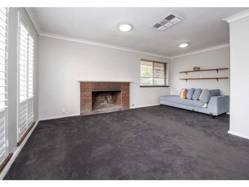 12 Naylor Place, Lesmurdie WA 6076