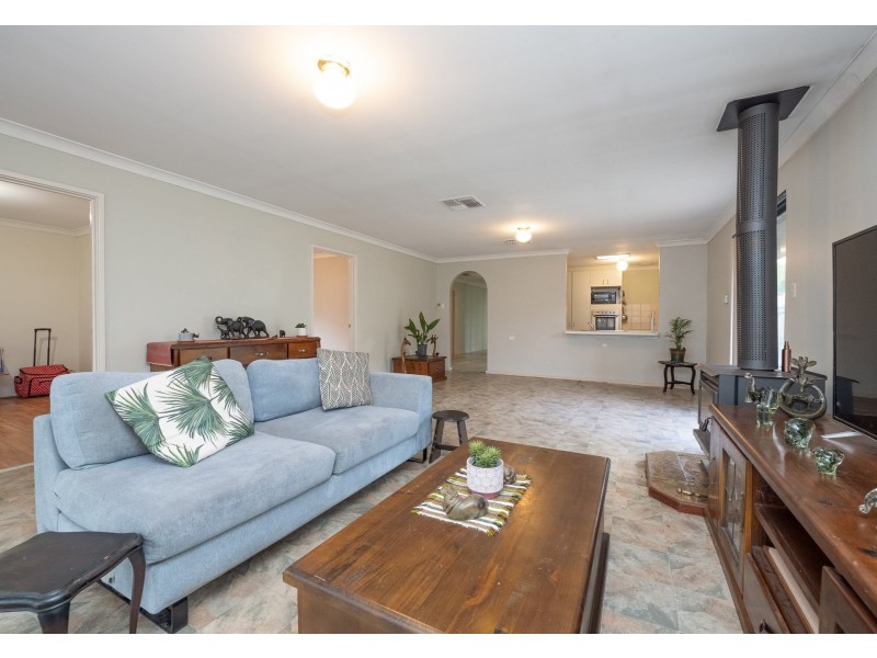 12 Naylor Place, Lesmurdie WA 6076