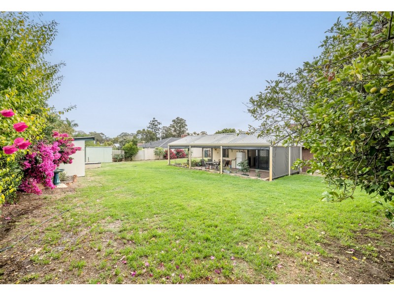 12 Naylor Place, Lesmurdie WA 6076