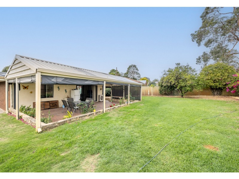 12 Naylor Place, Lesmurdie WA 6076