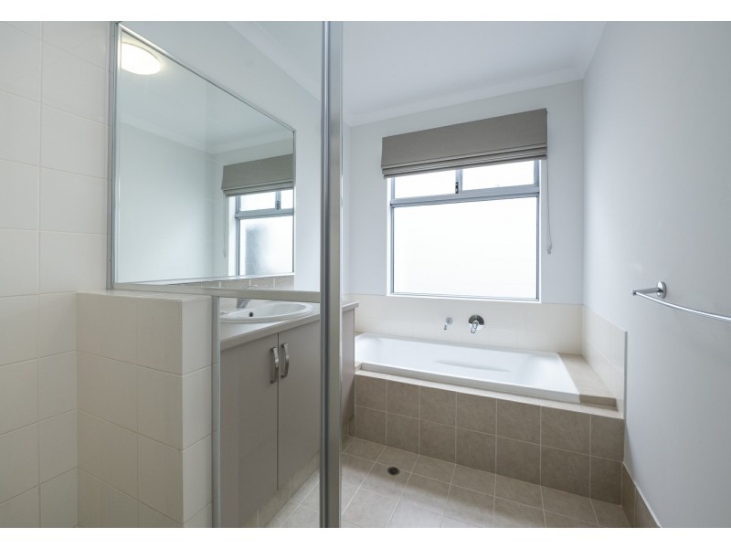 Villa 5/43 Boonooloo Road, Kalamunda WA 6076