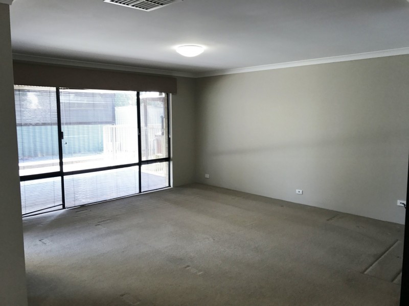 15 Foxton Boulavard, High Wycombe WA 6057