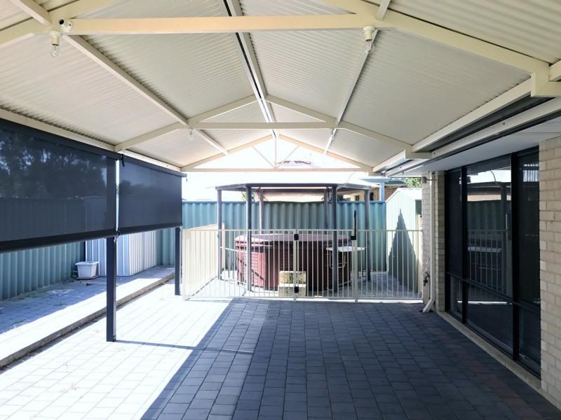 15 Foxton Boulavard, High Wycombe WA 6057