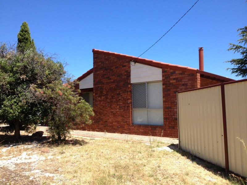 2 Curlew Court, Kelmscott WA 6111