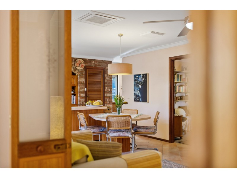 11 Glenlea Drive, Helena Valley WA 6056