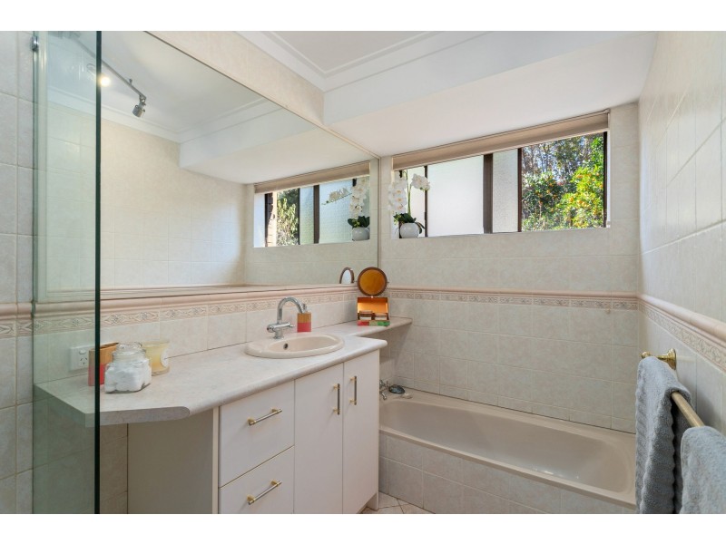 11 Glenlea Drive, Helena Valley WA 6056