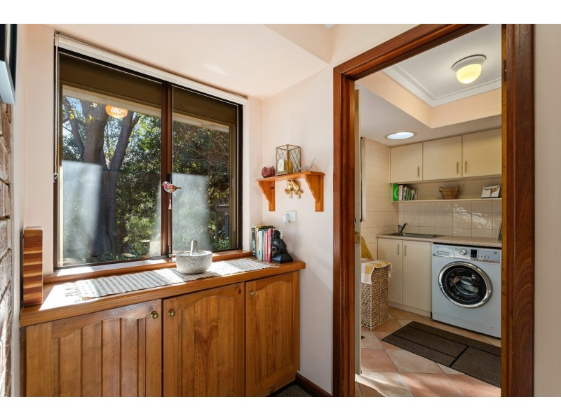 11 Glenlea Drive, Helena Valley WA 6056