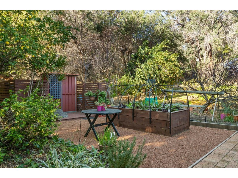 11 Glenlea Drive, Helena Valley WA 6056