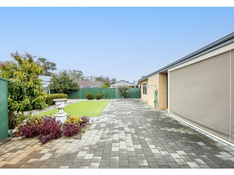 26 Warda Crescent, Forrestfield WA 6058