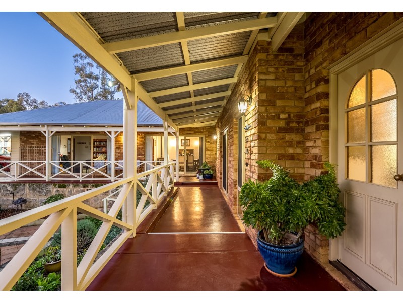 6 Glenlea Drive, Helena Valley WA 6056