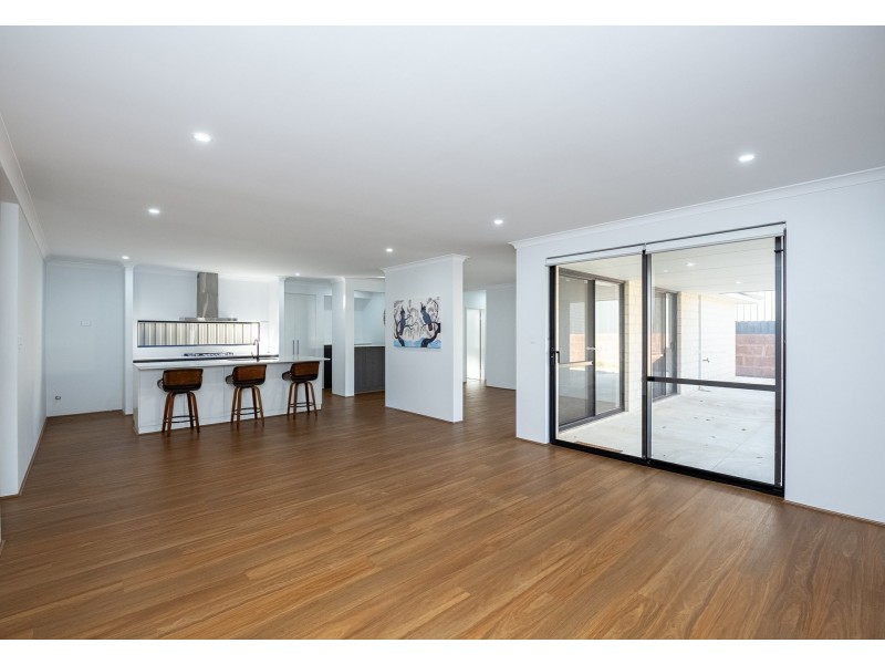 5 Tamala Grove, Helena Valley WA 6056