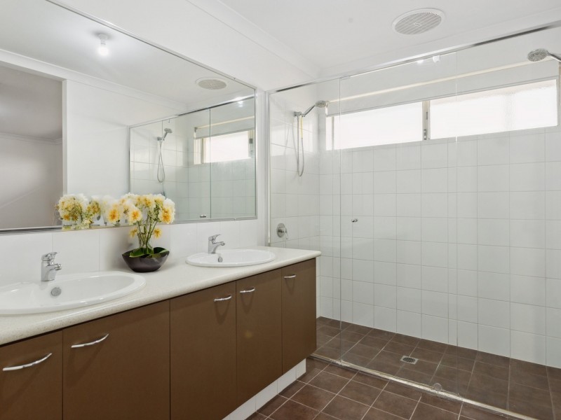 17 Ray Road, Swan View WA 6056