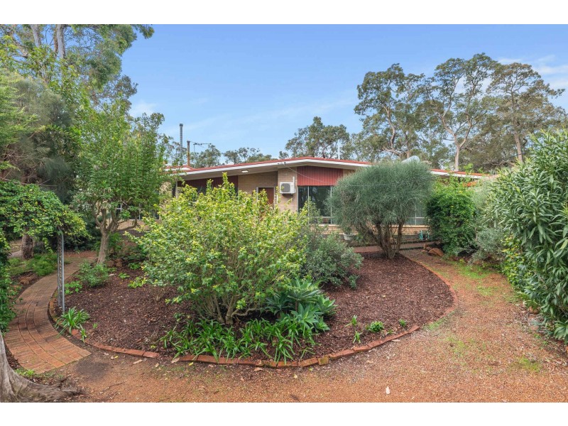 14 Collins Road, Kalamunda WA 6076