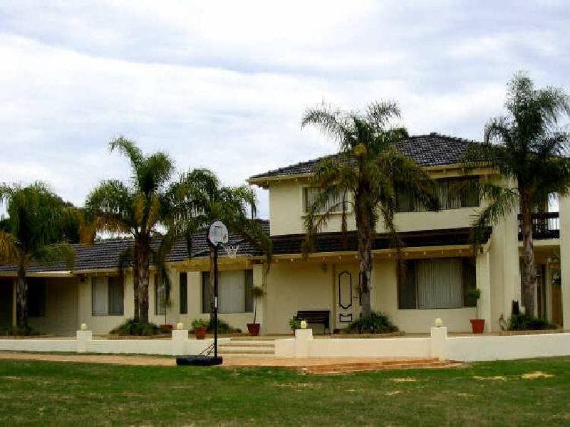 81 Norwood Road, Maida Vale WA 6057