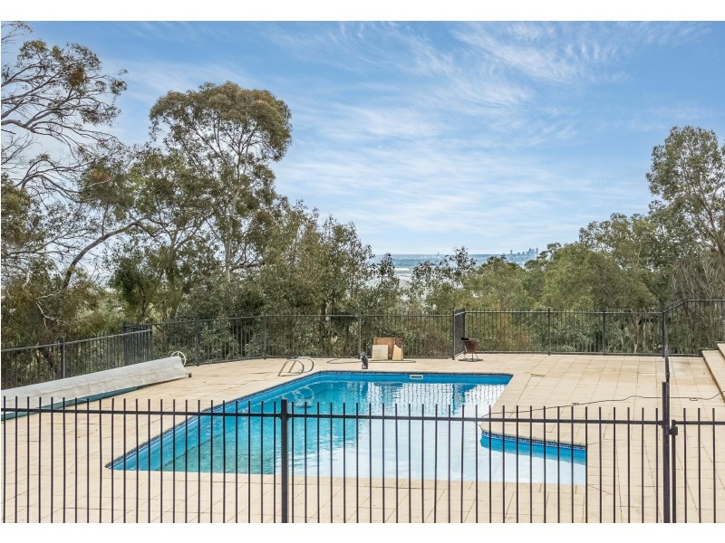39 Lansdowne Road, Gooseberry Hill WA 6076
