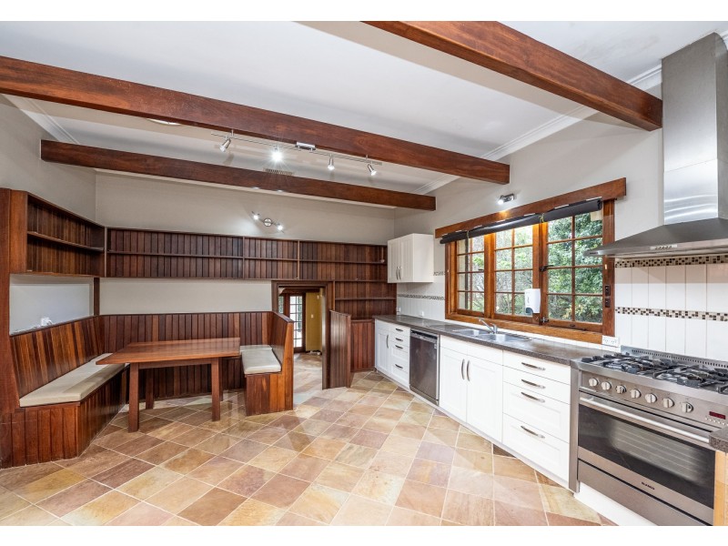 39 Lansdowne Road, Gooseberry Hill WA 6076