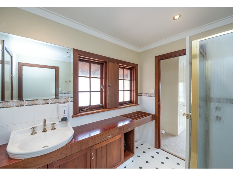39 Lansdowne Road, Gooseberry Hill WA 6076