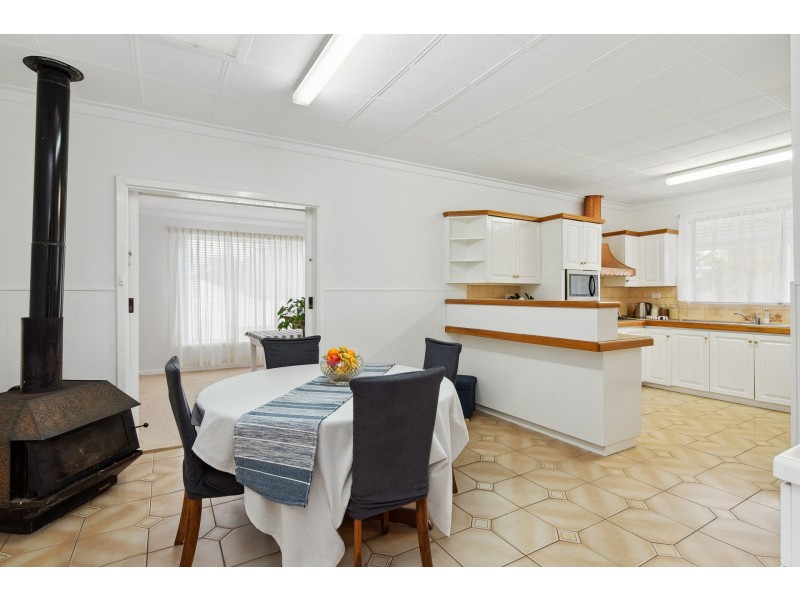 8 Avonia Road, Kalamunda WA 6076