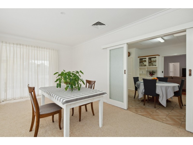 8 Avonia Road, Kalamunda WA 6076
