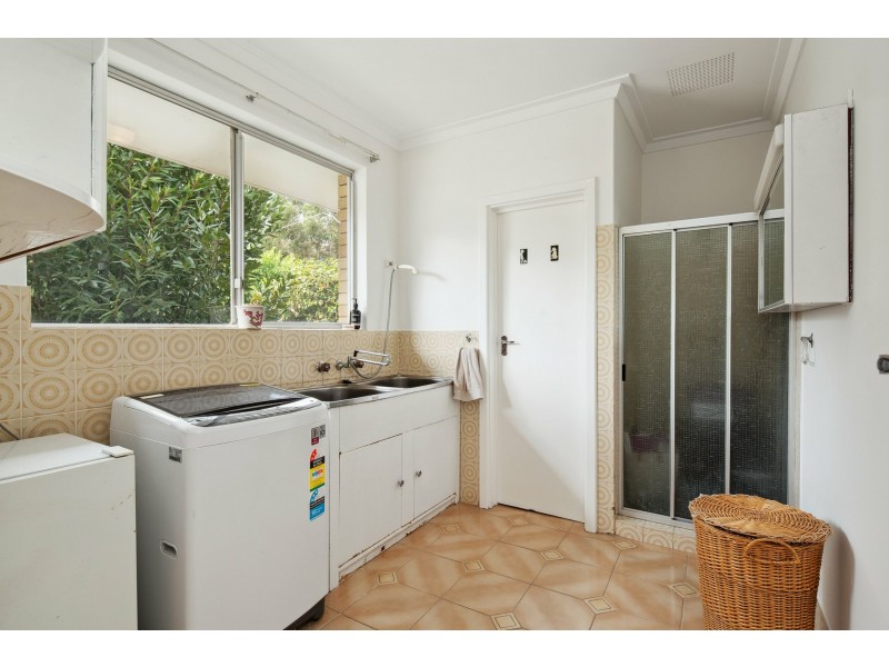 8 Avonia Road, Kalamunda WA 6076