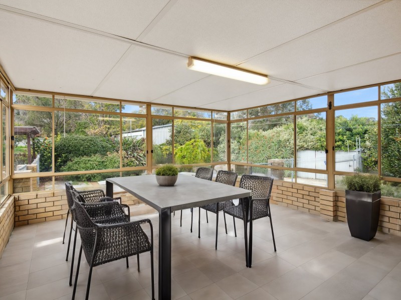 8 Avonia Road, Kalamunda WA 6076