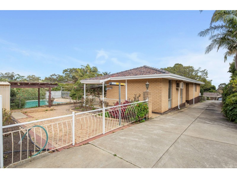 8 Avonia Road, Kalamunda WA 6076