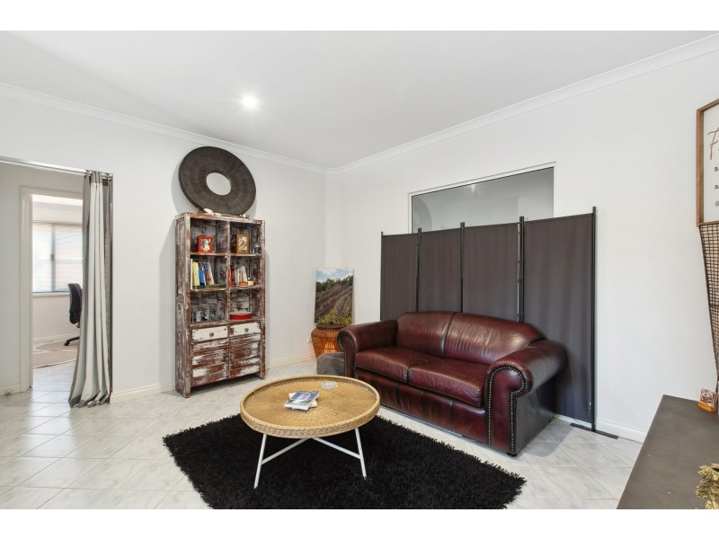 2 Limerick Loop, Wattle Grove WA 6107