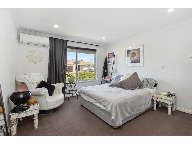 2 Limerick Loop, Wattle Grove WA 6107