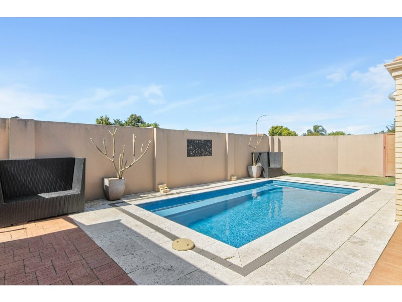 2 Limerick Loop, Wattle Grove WA 6107