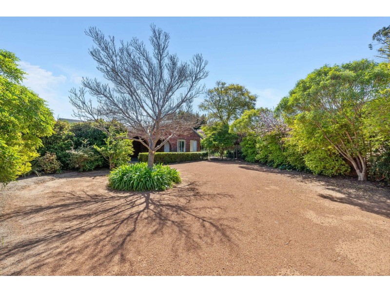 2 Blamire Road, Kalamunda WA 6076