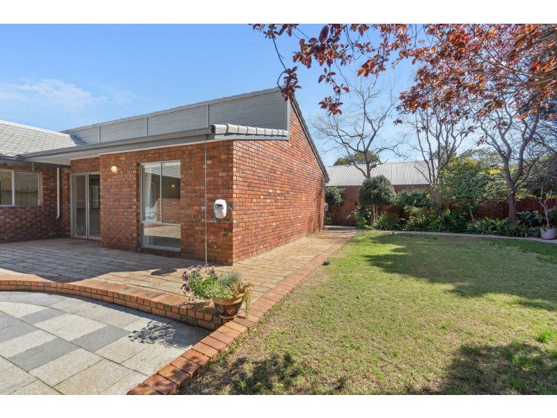 2 Blamire Road, Kalamunda WA 6076