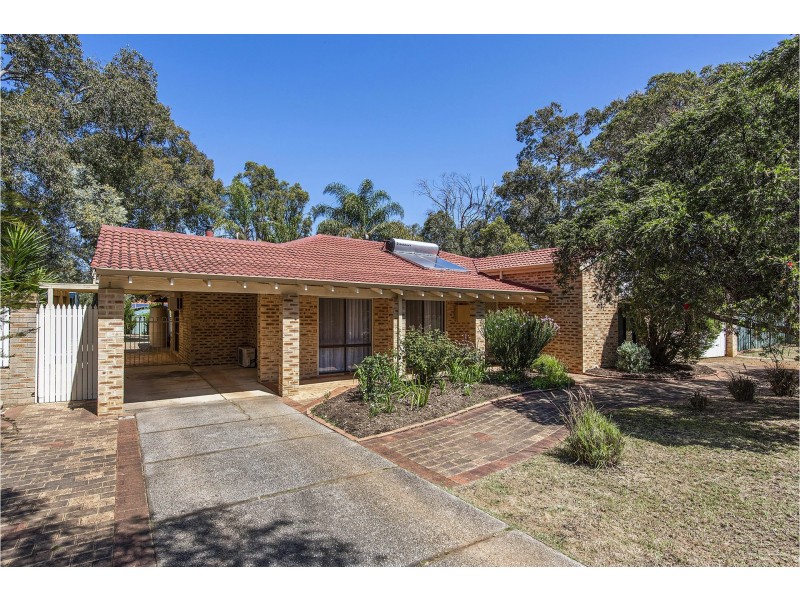 33 Kathleen Road, Lesmurdie WA 6076