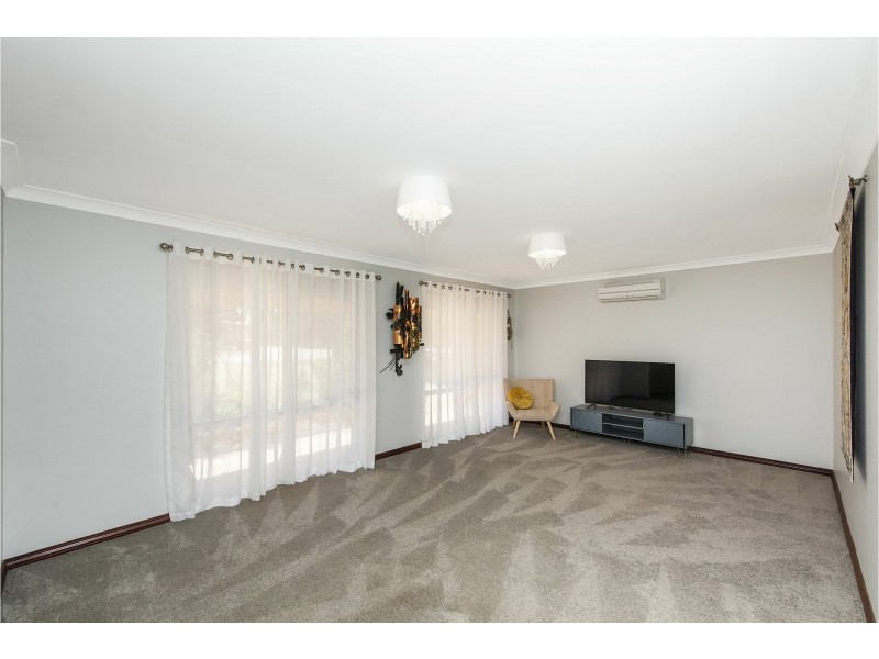 33 Kathleen Road, Lesmurdie WA 6076