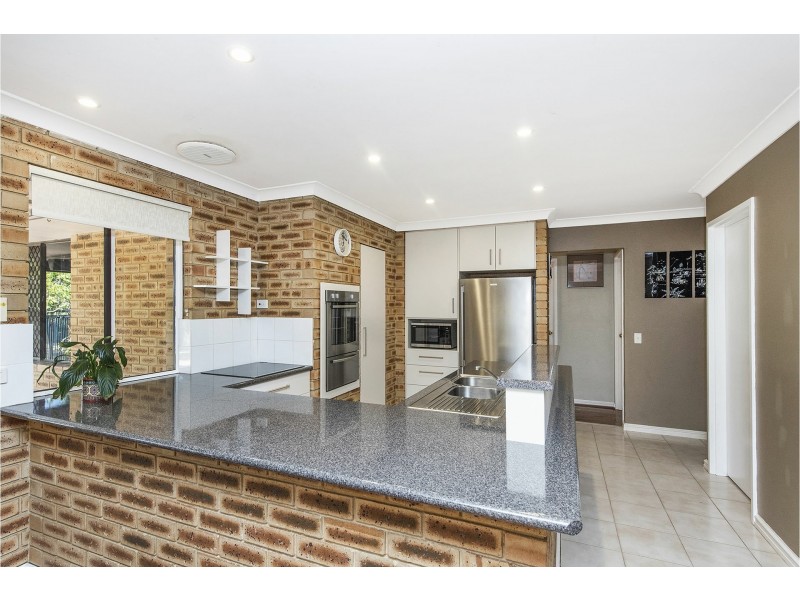 33 Kathleen Road, Lesmurdie WA 6076