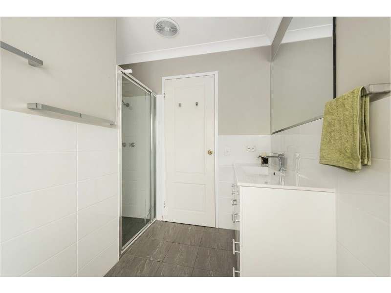 33 Kathleen Road, Lesmurdie WA 6076