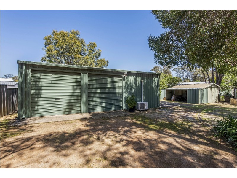 33 Kathleen Road, Lesmurdie WA 6076