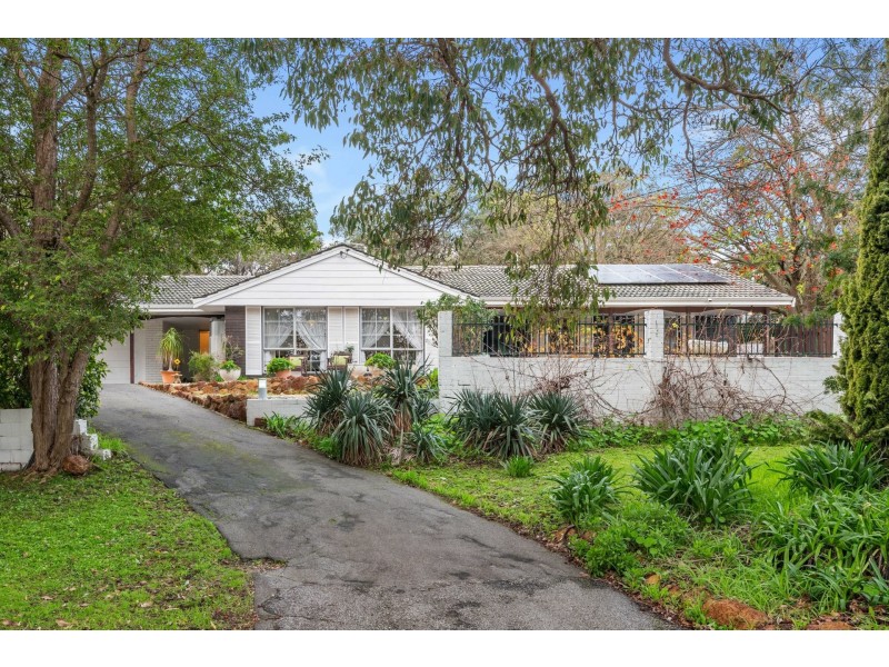 20 Headingly Road, Kalamunda WA 6076