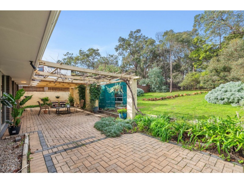 20 Headingly Road, Kalamunda WA 6076