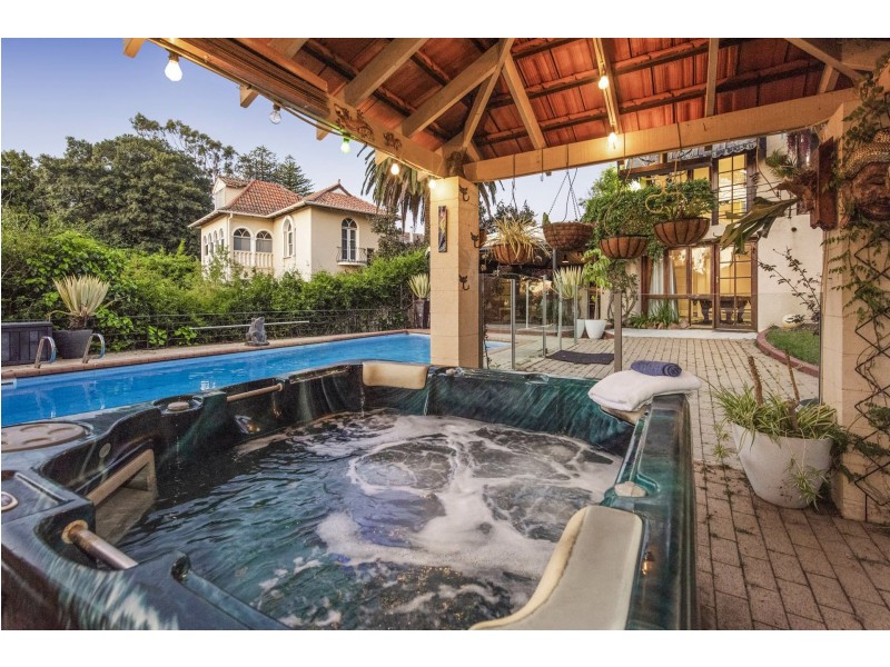 9 Alpine Road, Kalamunda WA 6076