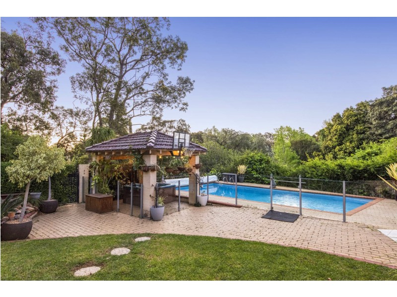 9 Alpine Road, Kalamunda WA 6076