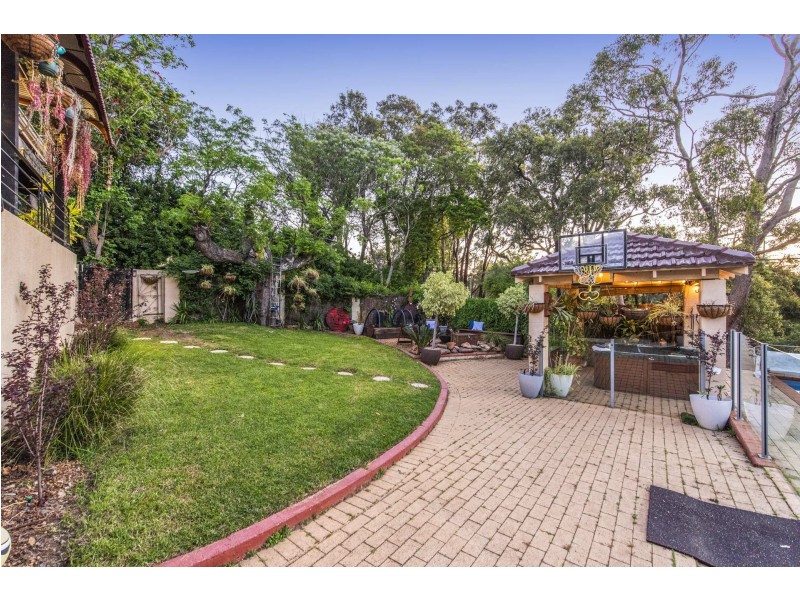 9 Alpine Road, Kalamunda WA 6076