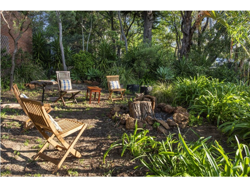 9 Alpine Road, Kalamunda WA 6076