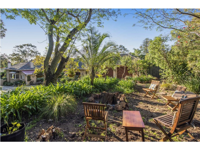 9 Alpine Road, Kalamunda WA 6076