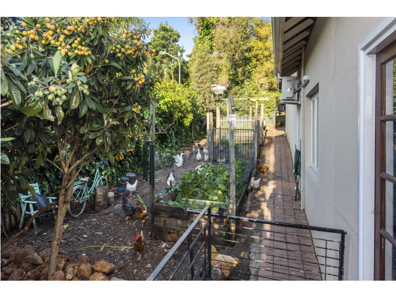 9 Alpine Road, Kalamunda WA 6076